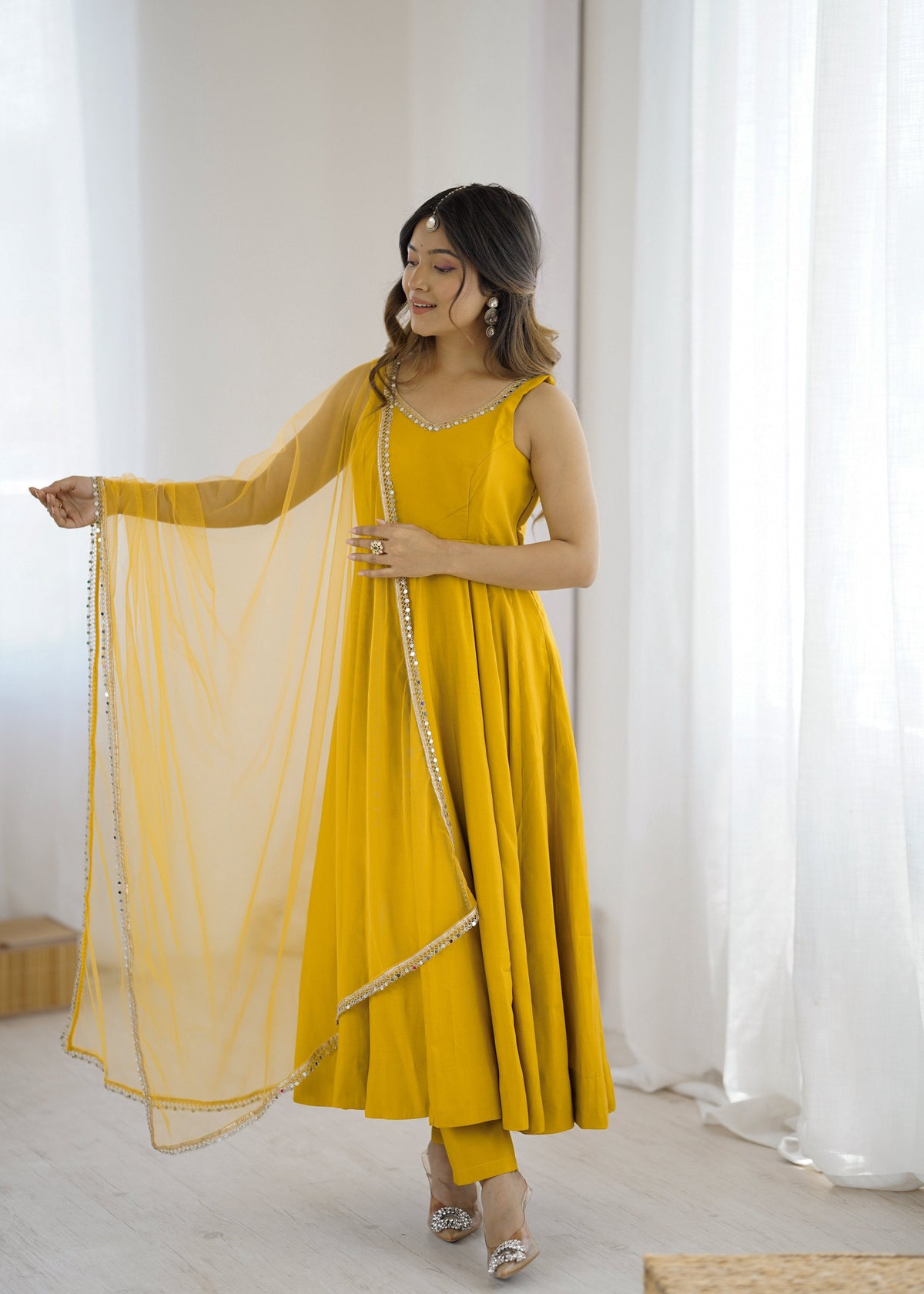 Lorenvalley Fashion Yellow Pure Romansilk Chanderi Fabric Yoke Fancy Lace Work Anarkali Kurta Pant With Dupatta Set